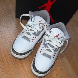 Air Jordan Retro 3 (GS) size 7Y!
